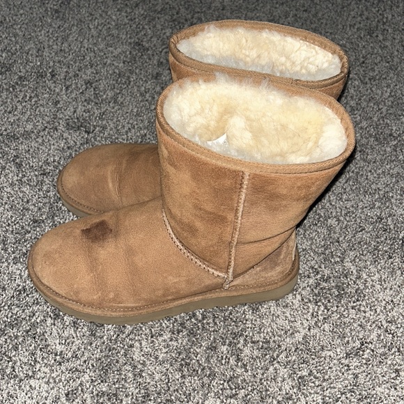 UGGs - Picture 2 of 8